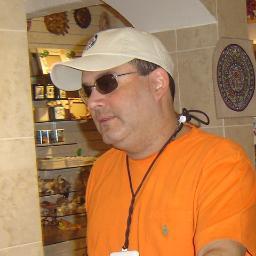 comerciante,padre,esposo,hijo,amigo de mis amigos..