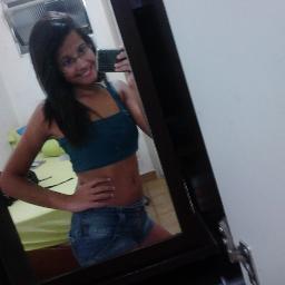 Não pare de acreditar, não pare de viver, não pare de olhar, não pare de correr atrás do que quer, não pare por ninguém, só pare por você.