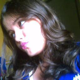 15 anos, linda, e uma garota cheia de sonhos, planos e objetivos! Bem-Vindo ao meu twitter ♥