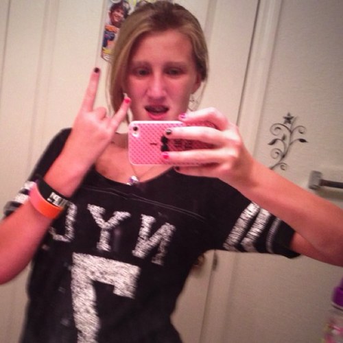 Single,  15 , Dancen , singen , kik : jadatomata , IG : nobody_but_jada