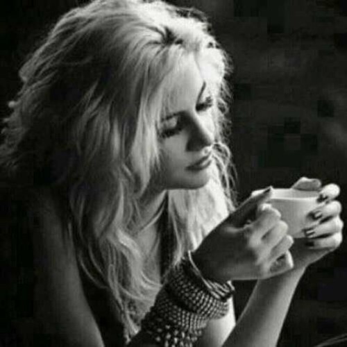 مترفه بأنوثتي بشكل يليق بذاتي♪♥