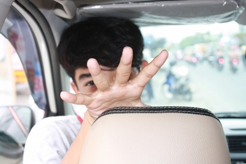 hidup adalah seni menggambar tanpa penghapus