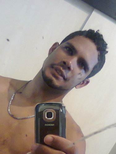 Nunca cruze os braços diante de uma dificuldade, por quê o maior homem do mundo morreu de braços abertos...