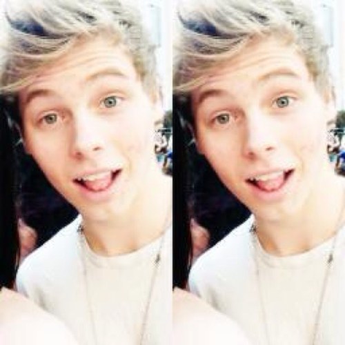 hi im @geeknouis