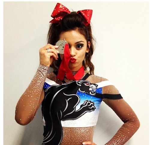 Don't ever give up✨stay fierceif you dont cheer you're basic✌