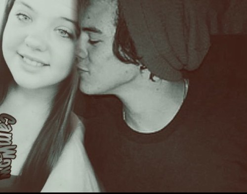 Name's Hailey❤ | 14 | Future husband Harry | In love with One Direction | Follow me & ill follow back | taken by chad |