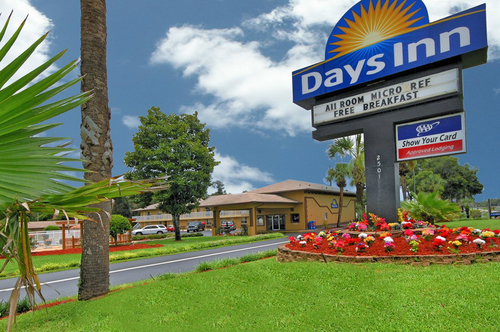 Welcome to Daytona Beach International Airport Hotels FL on I-4. Stay at Hotels in Orange City FL for vacation. Enjoy Free Wi-Fi at Hotels near Deltona FL.