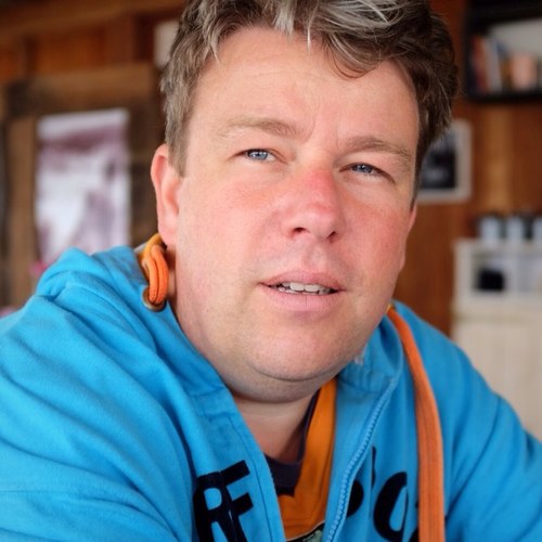 jonesnp's profile picture. Married with 2 kids, music (a.o. prog rock), hifi, movies, home cinema, Disney, iPad, iPhone, Wii, Xbox, board-games, photography, coach, project manager