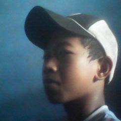 I'm the one who likes a good friend so follow my twitter i'am form indonesian i cant speak english litle ('-') (^^^)