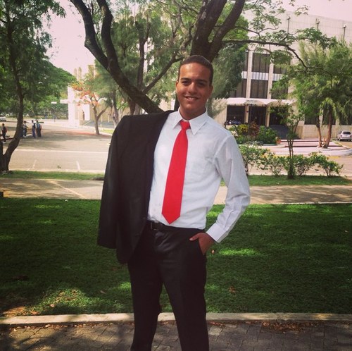 |Fiel creyente en Dios|  Luchador por una mejor sociedad, estudiante de derecho, dirigente juvenil de la JRD-santiago y amante del deporte, politica y sabiduria