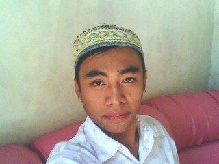 antofemip's profile picture. Cowo Jelek yang dulu pernah ganteng.