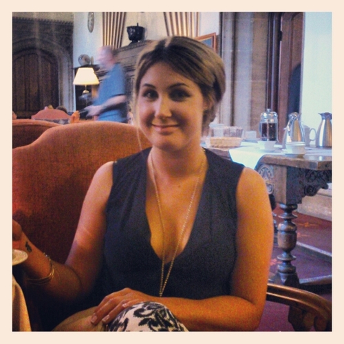 emelie_james's profile picture. I don't have time to be on time ;)