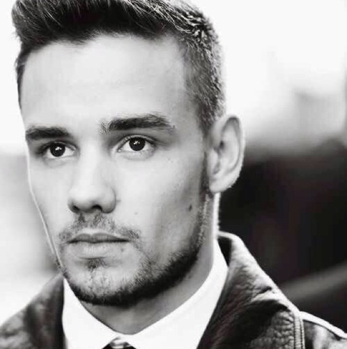 I gave you a free follow. So please follow @cuddlyxlukey and tweet her. Gain and be happy. I unfollow btw :) I love you directioners xx