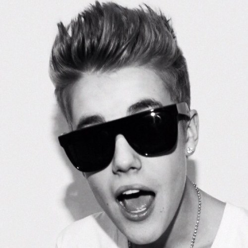 Waiting @justinbieber follows me.