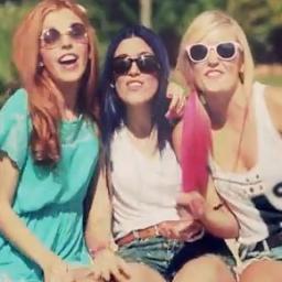 Apoyando a Sonia, Alba y Rocio. Sweet California nueva girlband. Dentro de poco pondremos el blog. @RocioSweetC @AlbaSweetC @SoniaSweetC. ¡SIGUENOS! 21-08-13