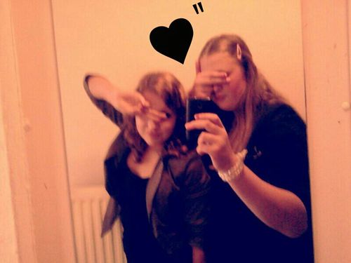 What the world needs is love ♥~liefje @Lindy_Verbx~ Pizzamaatje @xTjineeZx ~ mopp @xootje13♡ Dlw H3d
