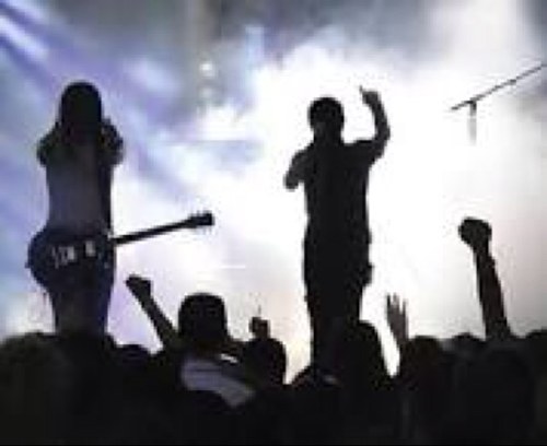 Το Ελ σημαίνει Φως και το Q νοημοσύνη! :) A Music Band with Ισίδωρος @stelios10 @annamariang @haroulang @tasosng @vasileiang @faiang και Άγγελος. #music #light