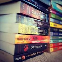 Soy una lectora compulsiva. Dando la lata desde 96. I was born to lie. No puedo ser controlada porque soy Neflim y Divergente. Los libros son mis mejores amigos