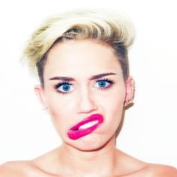 Yes, I'm an italian smiler. || @MileyCyrus save me. That's all xx            #BANGERZ
