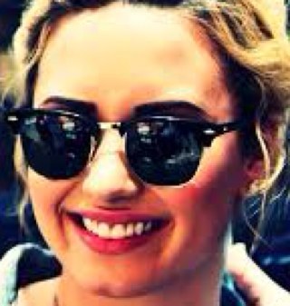 This is a free follow in return please follow @demisexgodvato