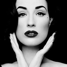 My pale skin allures you but watch out, I bite. Living eternally thanks to @SanguinaryMara. // NOT affiliated with Dita Von Teese [TB RP 21+]