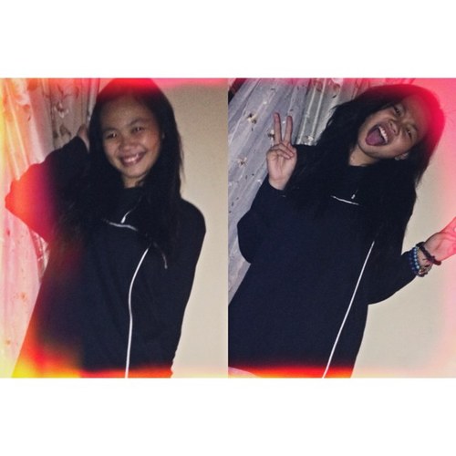 4teen• Sophie• Volleyball• Basketball• 1/5 of the TMSG• meet my twin @StefunneySantos• 19❤•