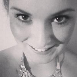 No olvides nunca que el primer beso no se da con la boca, sino con los ojos.