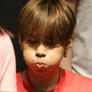 ✘ BEAST Yong Jun Hyung bot
１３/０８/０５~ **