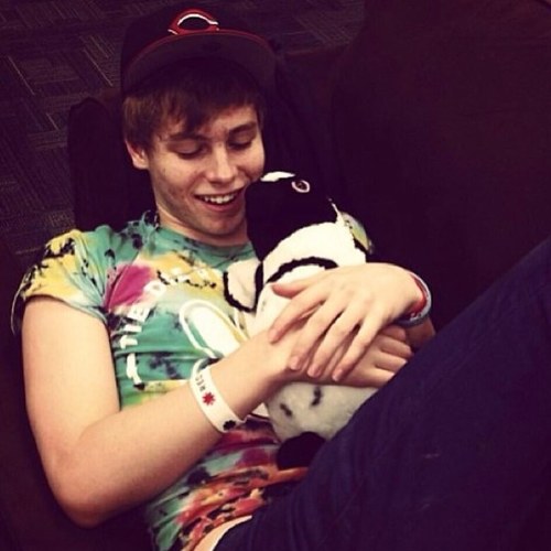 FREE FOLLOW | Now follow @Eviee5SOS @TheEvieRhodes and @lilyswinbourne |