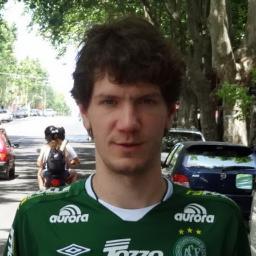 Chapecoense, Publicitário e Sommelier de Cervejas.