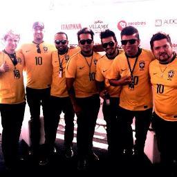 Fã clube dedicado a equipe Gusttavo Lima ! Amamos vocês! Ad: @MinhaObsessaoGL & @GL_MeuBebezao. Seguidas por: @RaphaelBrabus @moisesgtr @frontjr