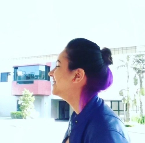 não sou loucα, αpenαs vivo em um mundo que não vαle α penα ser normαl (lll;