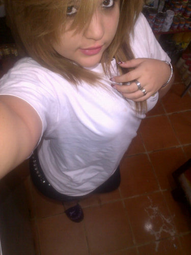 soy una chica super relajada con caracter pero divertida.!