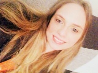 Estou me afastando de tudo que me atrasa, me engana, me segura e me retém. Fui ser feliz e não volto!