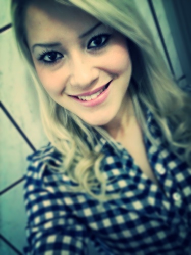 Vivo positivamente , sempre com paz na alma !