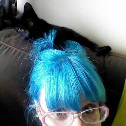 Illustrator, figurine maker, gamer, cat wrangler, toy collector, lover of pickles and naps. 💚💙💜