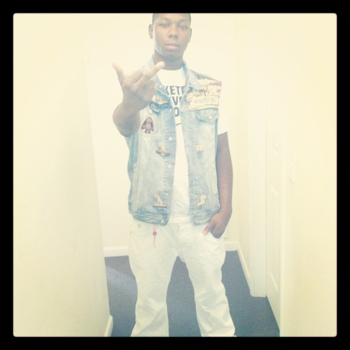 Never Trust A Bitch && Never Love Em' Either Cuz These Bitches Is Eaters So I Tell These Bitches EAT UP! #M.O.B