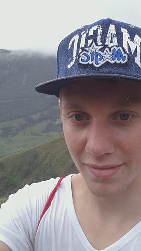 robinschutter's profile picture. 