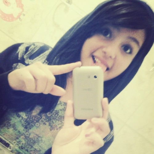 21 anos, Ama Brigadeiro,e Ama seus Lovatics,essa eh minha Gostosa Tartaruga!! Ela eh DEMETRIA DEVONNE LOVATO