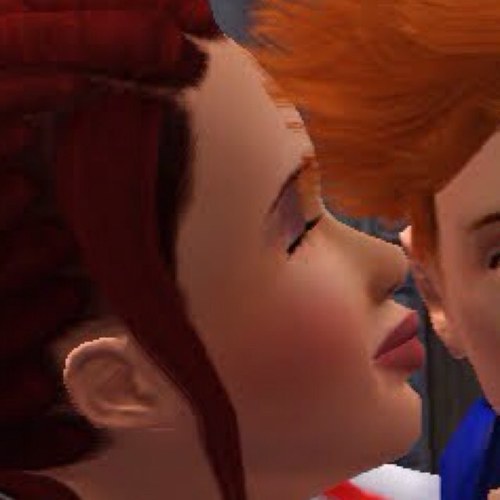 I am Keri Lomax. I am from Quxxn's (RIP Quxxn) University LP. I have one daughter named @Rebel_Lomax and I love her. And I'm single because a cunt broke us up.