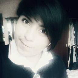 soy una chika ala k le encanta la musica roCk y es mi vida!! me consideRo una peRZona diveRtida, amo a Black Veil Brides!, soY emo! me vaLe lo k pienses de mi.