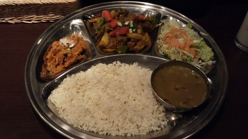 地球の真裏での駐在生活を終え帰国!相変わらず、ネパール&インド料理に興味津々で、ダルバートとミールスが大好き。日本は、カレーだけは最高な国だなあとしみじみ感じます。