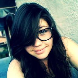 Amo o One Direction e casaria com o Mc Gui, sou criança e adolescente ao mesmo tempo. Sofro crises e nunca abaixei a cabeça para ngn e para mim DEUS é tudo :D