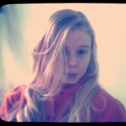 Olho você
Sigo você
Sabe porque?
Adoroo você ♥