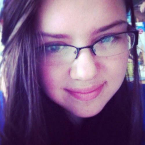Well i like One Direction. Im recently single. I hate everyone. I tweet about the most random shit so yea.