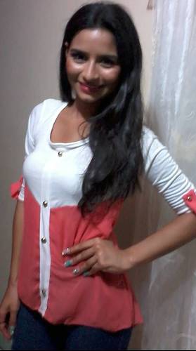 _karlacavazos's profile picture. Una mujer bonita no coquetea, Simplemente sonrie.