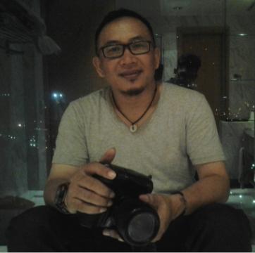 FerryCurtis's profile picture. Musisi, penulis lirik lagu, penyanyi balada | Penikmat perjalanan, kuliner, keragaman budaya dan ke-Indonesia-an.