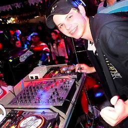CURTA MINHA PAGINA NO FACEBOOK: http://t.co/WbpTy62hCG