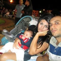 Amo futebol adorooo  cozinhar e sou mt diveertida sou casada e tenho dois filhosque amoo  muitoo ..