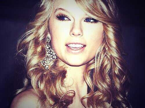I'm just a SWIFTY trying to find a place in this world! posting anything and everything Taylor Swift related ;) follow for a follow back swifties